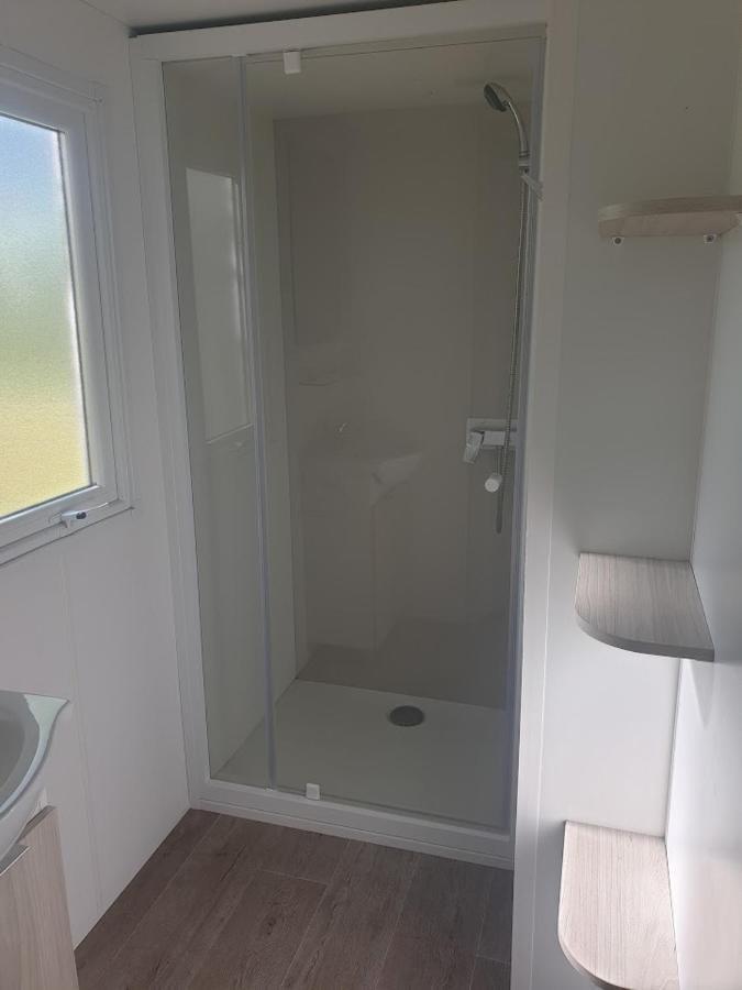Camping Paradis Bellerive Montfrin Zewnętrze zdjęcie