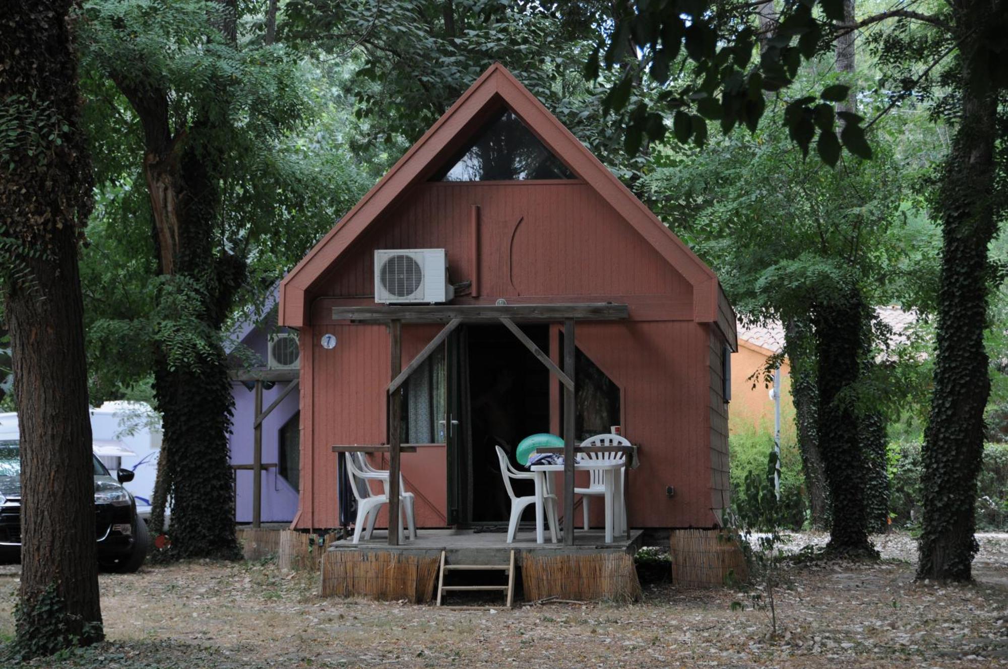 Camping Paradis Bellerive Montfrin Zewnętrze zdjęcie
